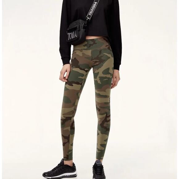 Aritzia Tna Equator Camo Print Leggings Size Small - Picture 1 of 6